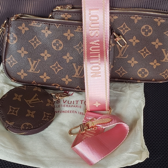 Louis Vuitton Handbags - LV crossbody purse pochette